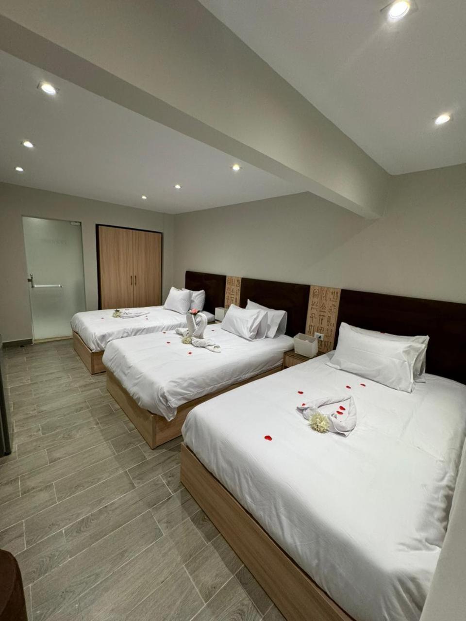 Khufu Pyramids Inn Nazlet el-Sîsi Buitenkant foto