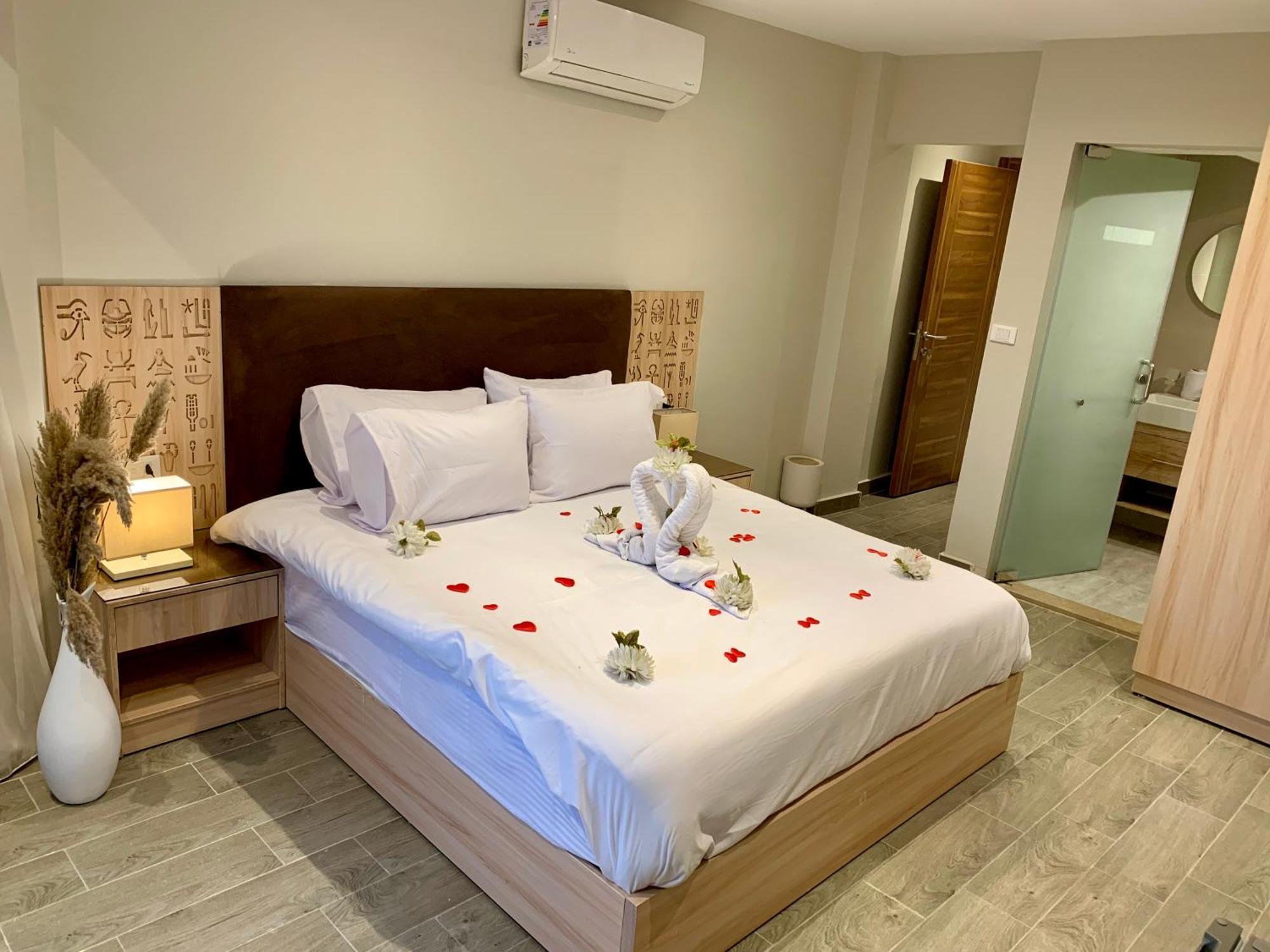 Khufu Pyramids Inn Nazlet el-Sîsi Buitenkant foto